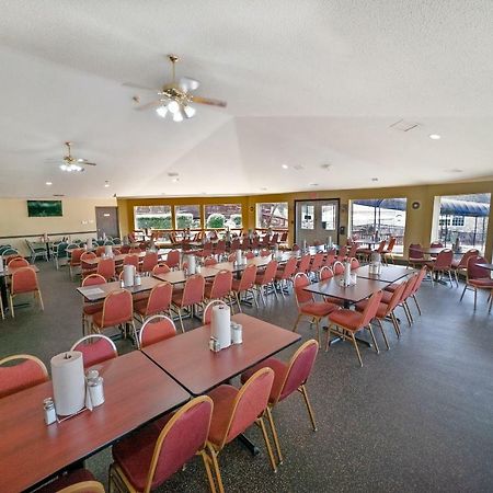 The Stone Castle Hotel & Conference Center Branson Esterno foto