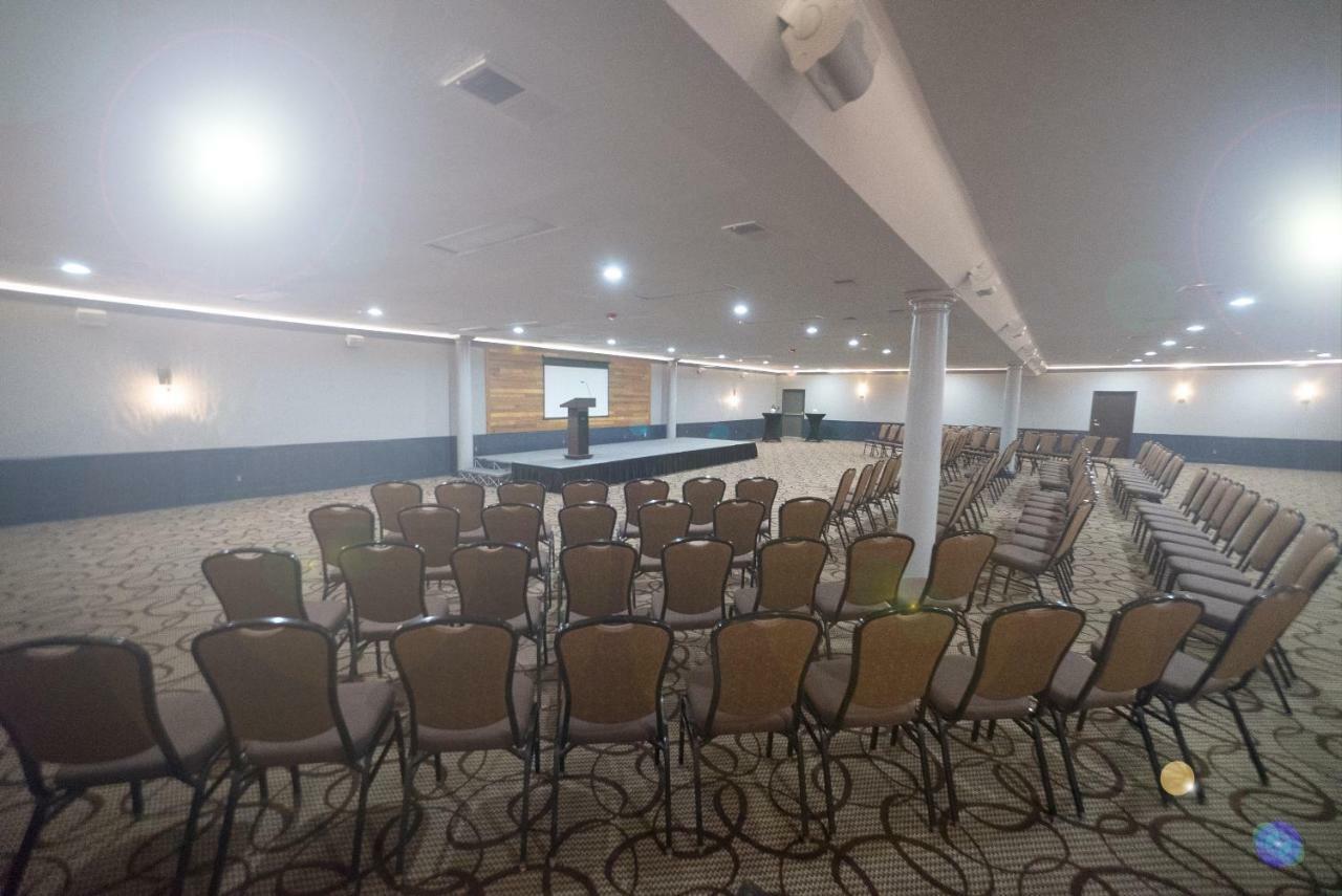The Stone Castle Hotel & Conference Center Branson Esterno foto