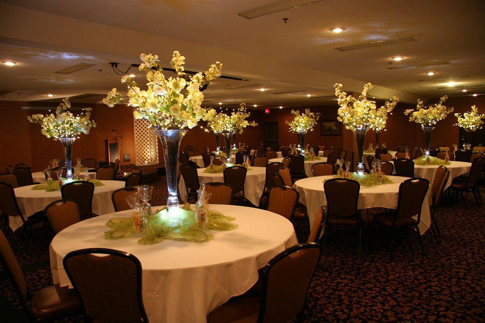 The Stone Castle Hotel & Conference Center Branson Esterno foto